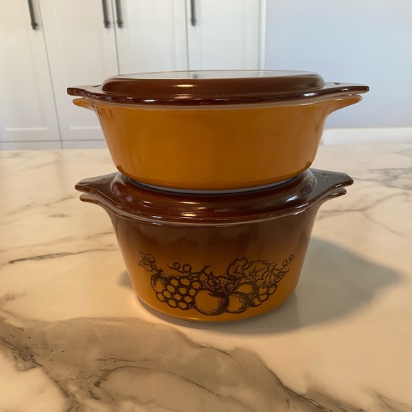 Pyrex Old Orchard 471 & 473 Casseroles with lids - Picture 1 of 3